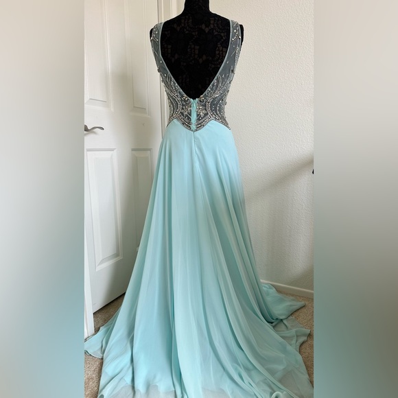 Beaded Bodice Prom Dress 👗 - Picture 2 of 12